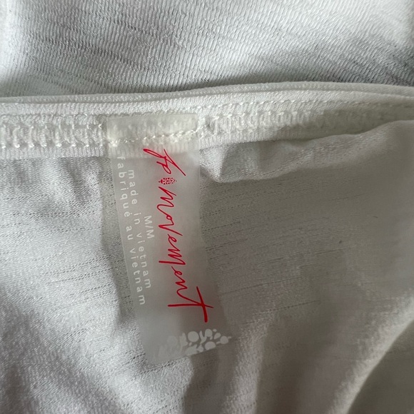Free People Movement Tempo resolution. Never worn. Size M - Picture 3 of 3